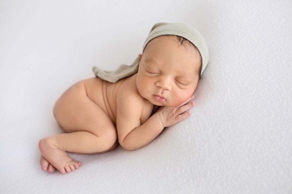 Posing Ideas & Color Scheme for Newborn Boy Photography | Jayce