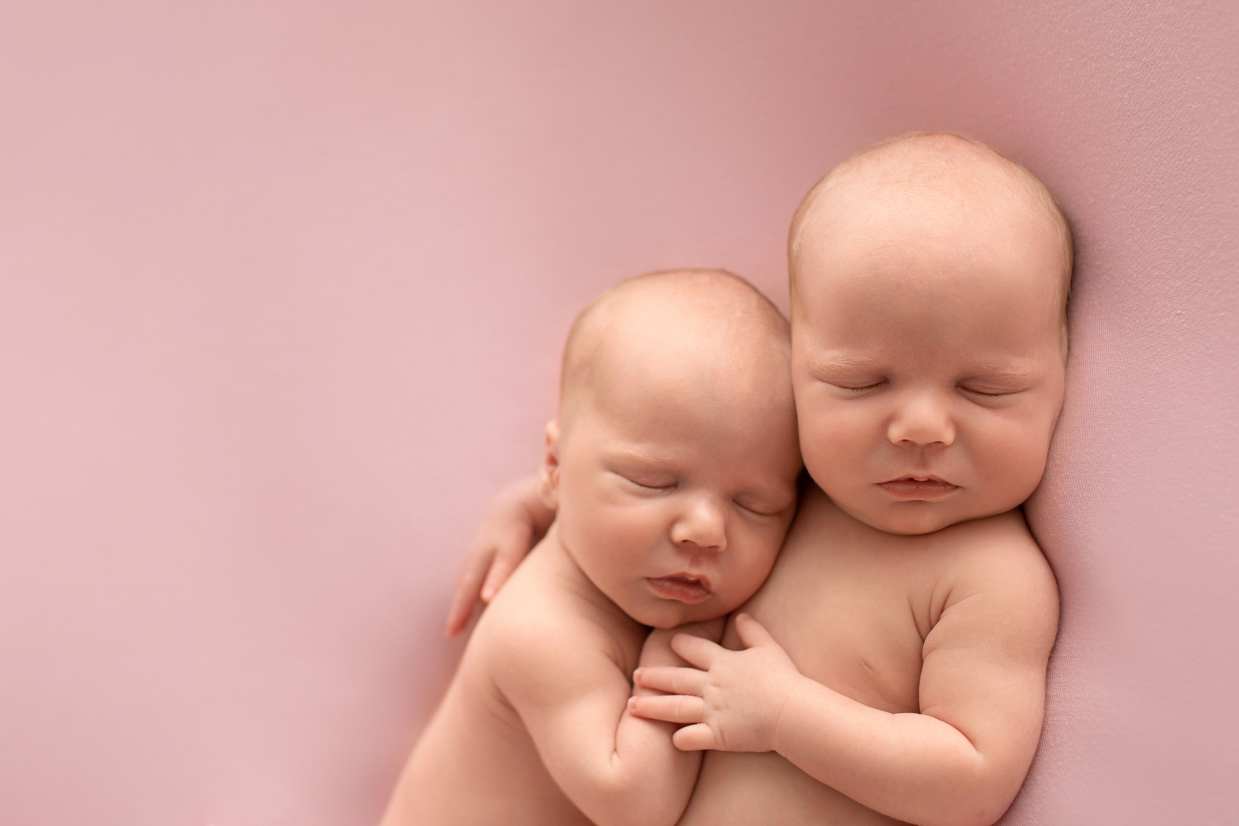 newborn-twin-photography-andrea-sollenberger-photography