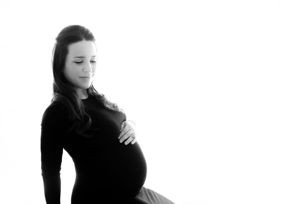 Celebrate Your Bump with These 5 Eye-Catching Maternity Poses