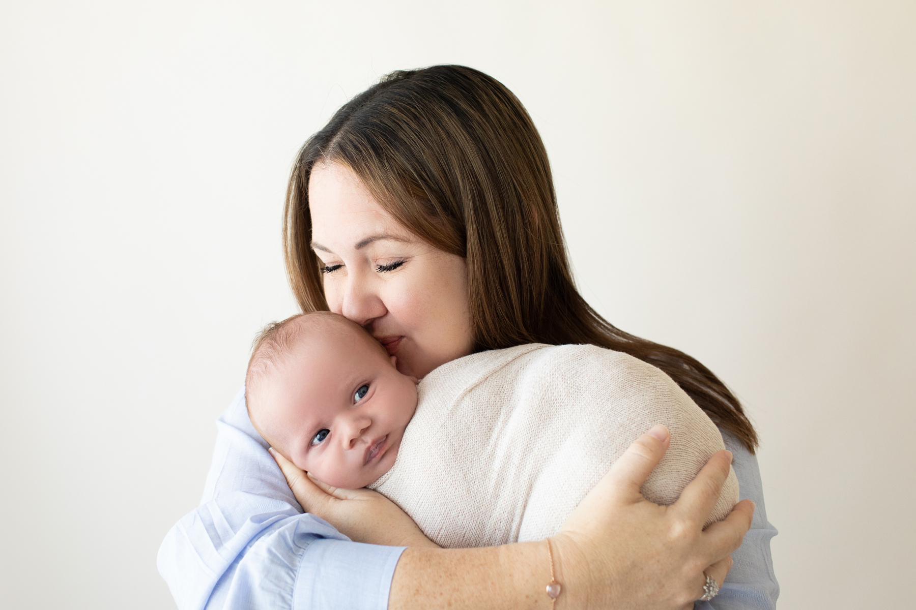 Newborn Photos With Siblings - Andrea Sollenberger Photography