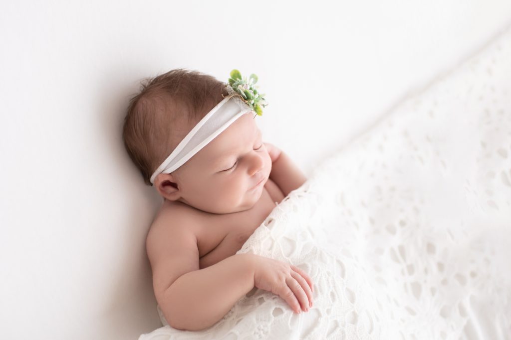 Newborn Baby Girl Creative Headband Portraits